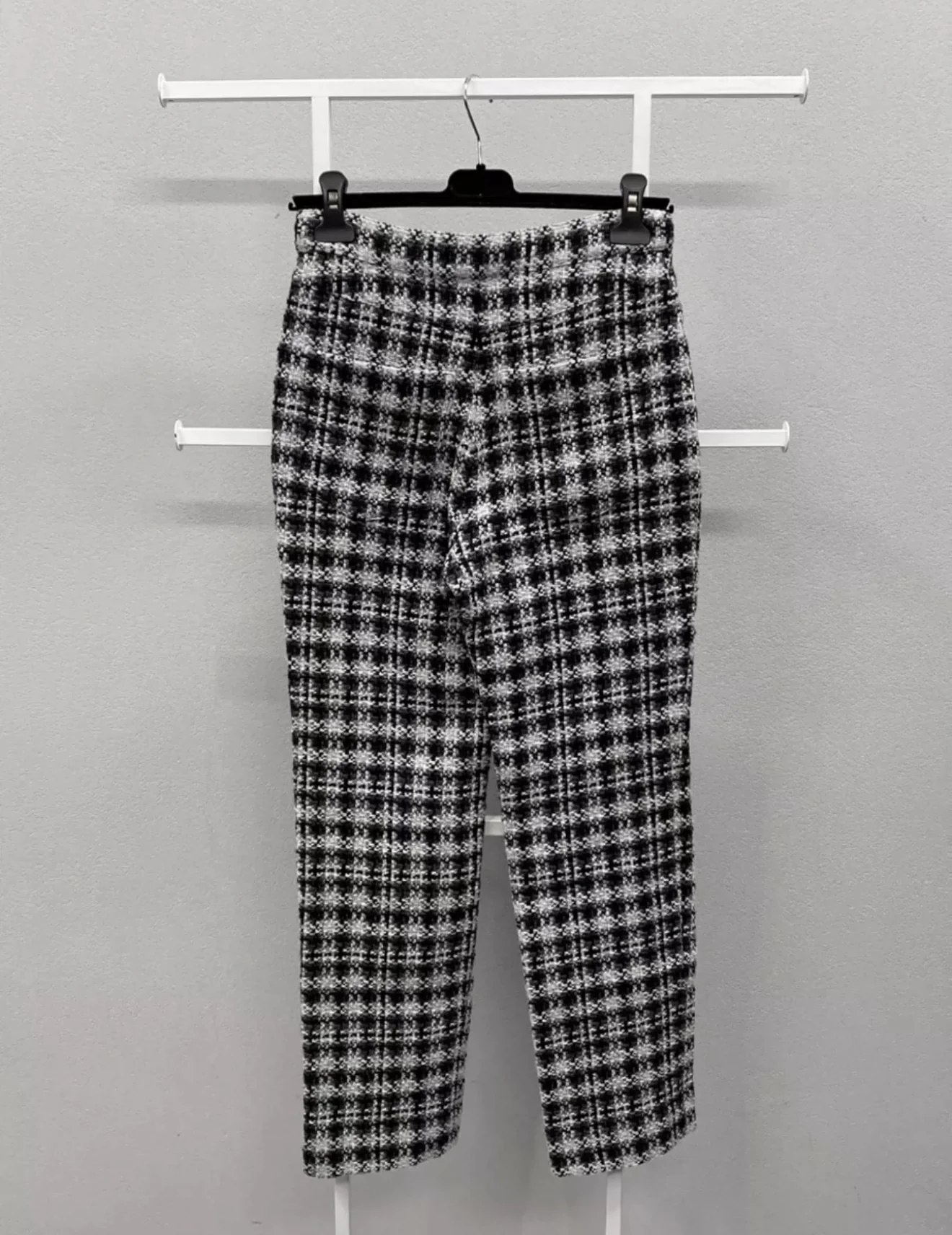 Chanel 21B Gray & Black Tweed Pants - Image 2