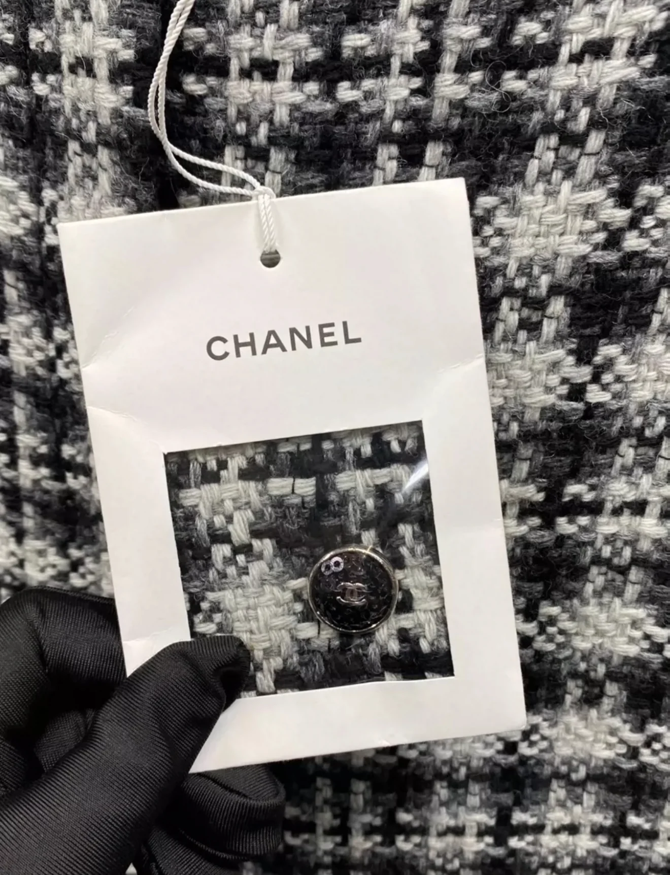 Chanel 21B Gray & Black Tweed Pants - Image 5