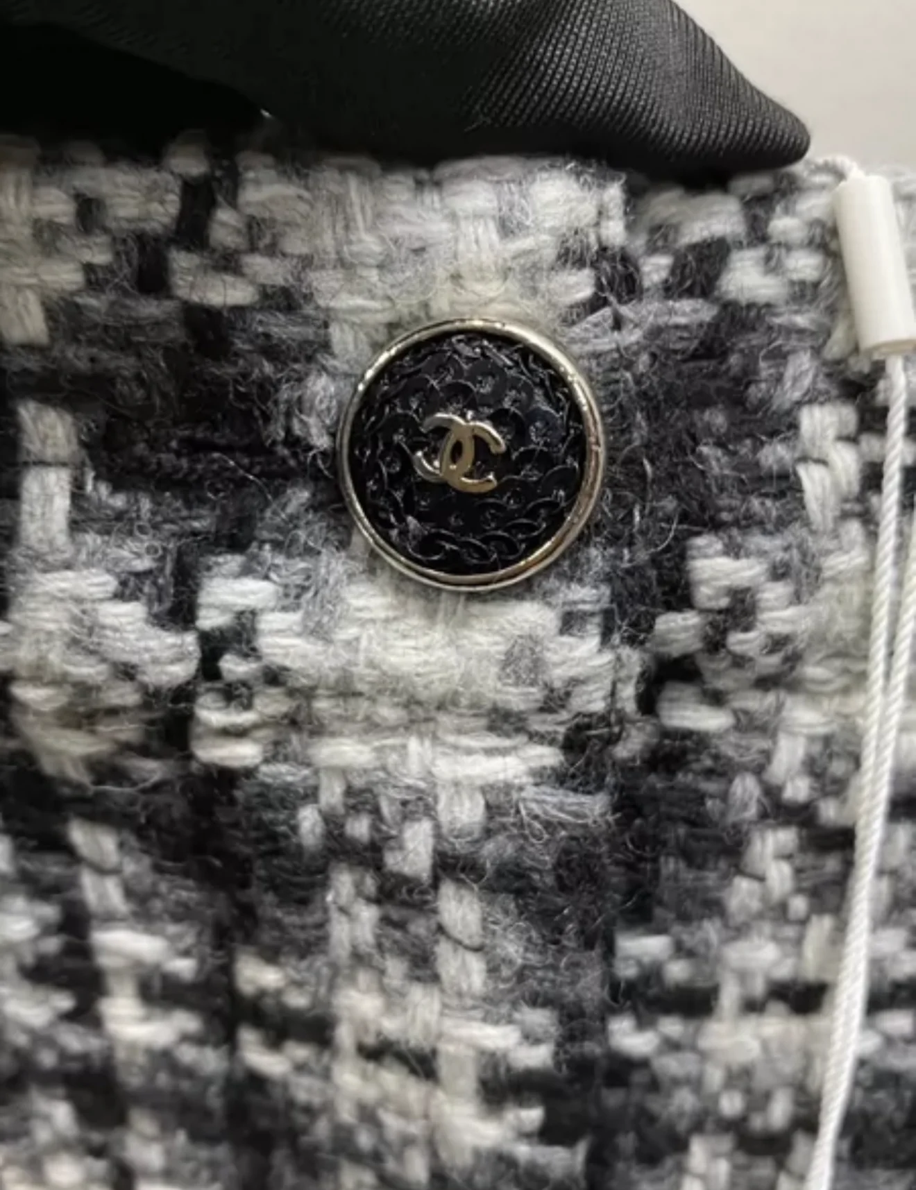 Chanel 21B Gray & Black Tweed Pants - Image 7