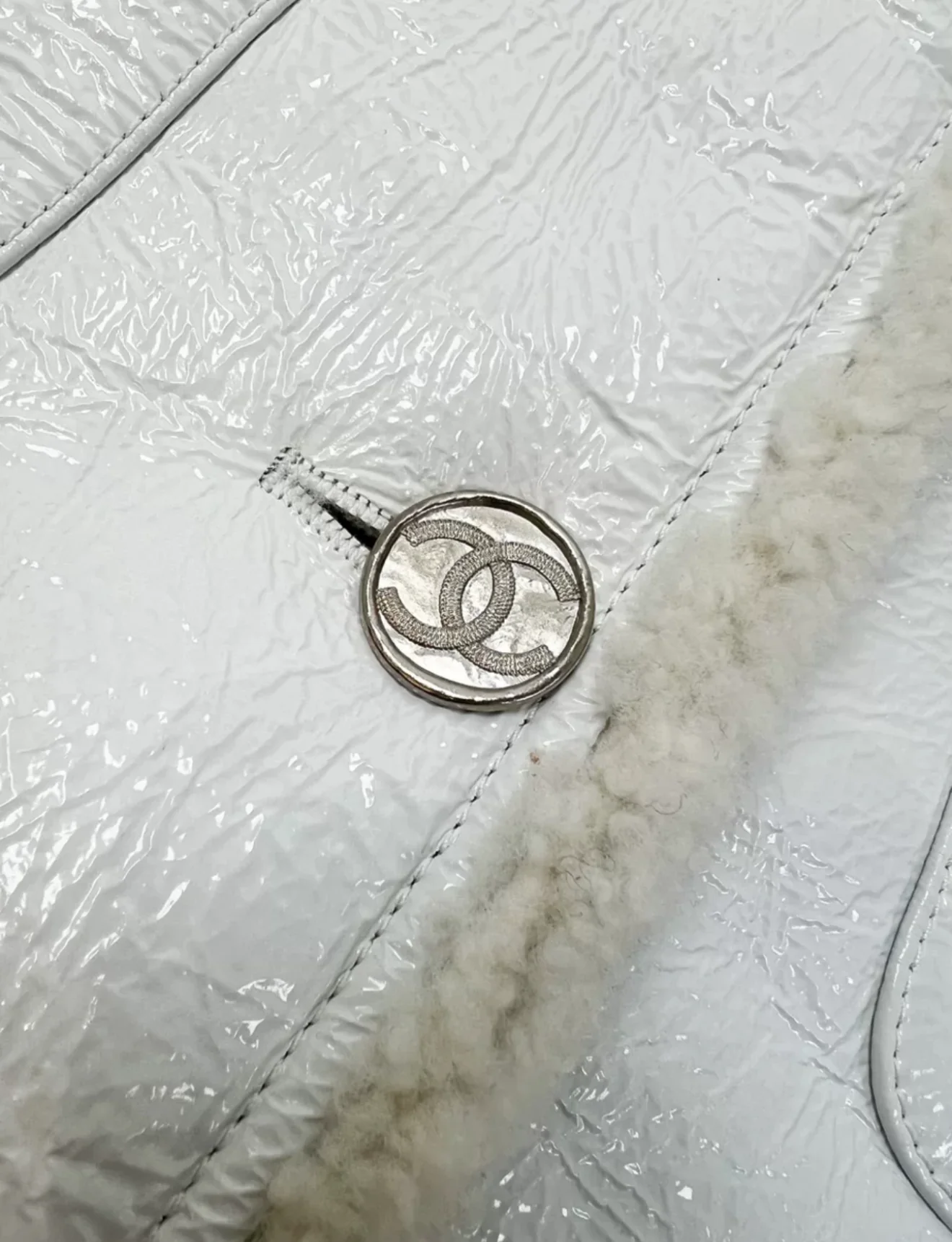 Chanel 21B long leather shearling coat - Image 5