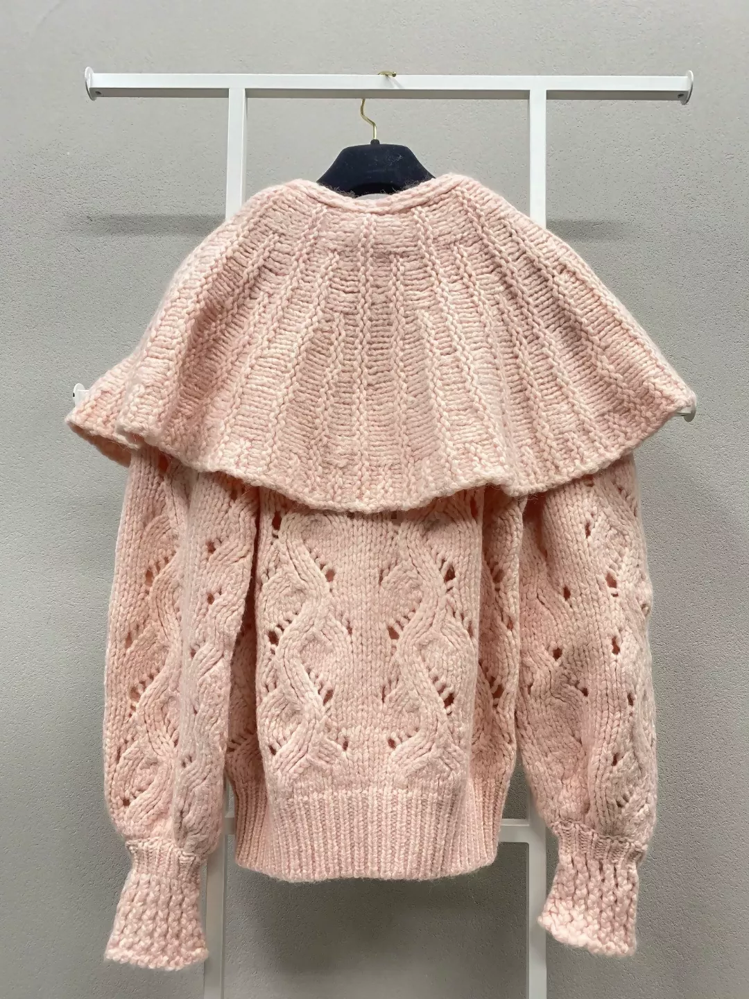 Chanel 21b light pink pullover knit top - Image 2