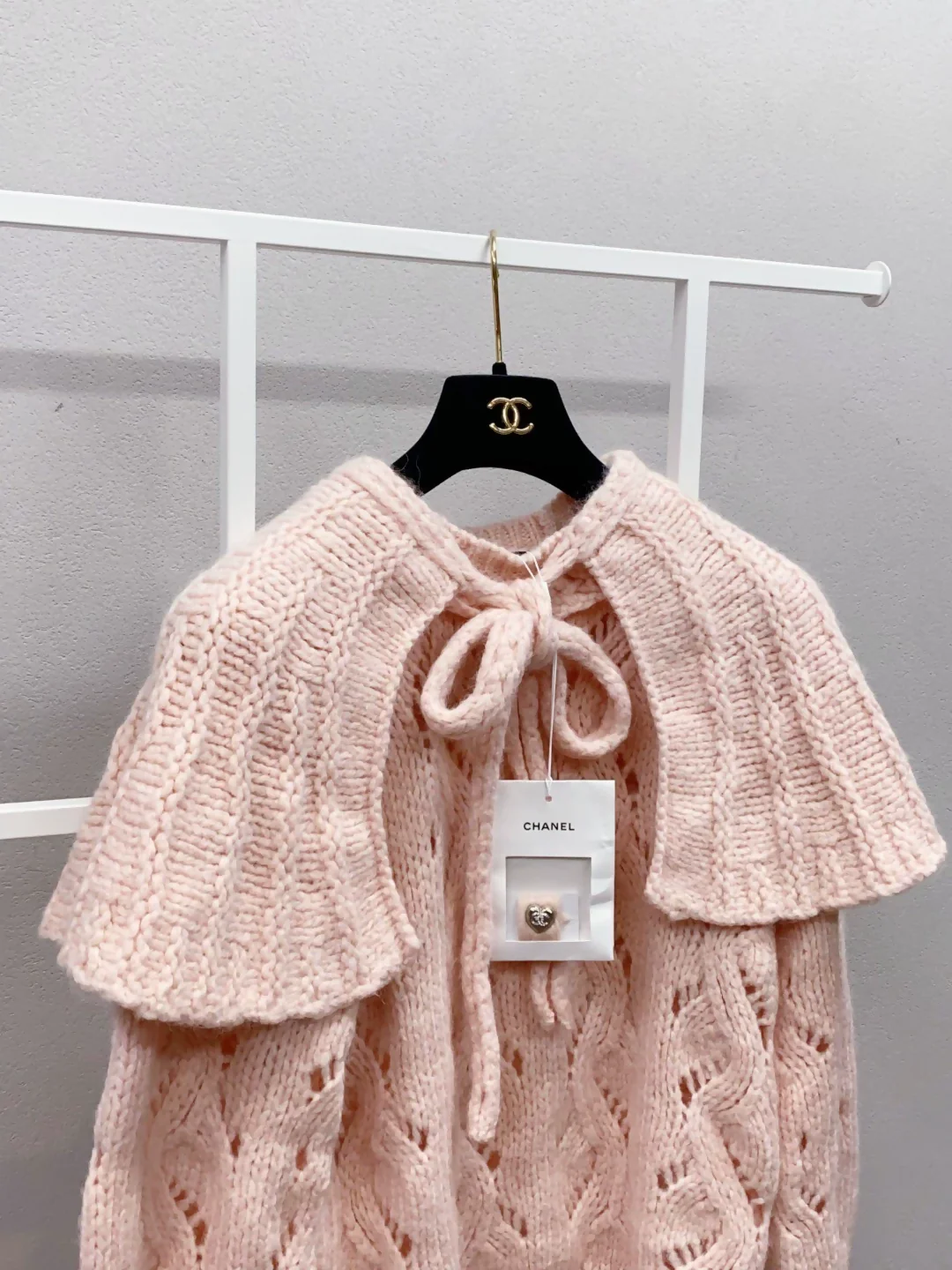 Chanel 21b light pink pullover knit top - Image 3