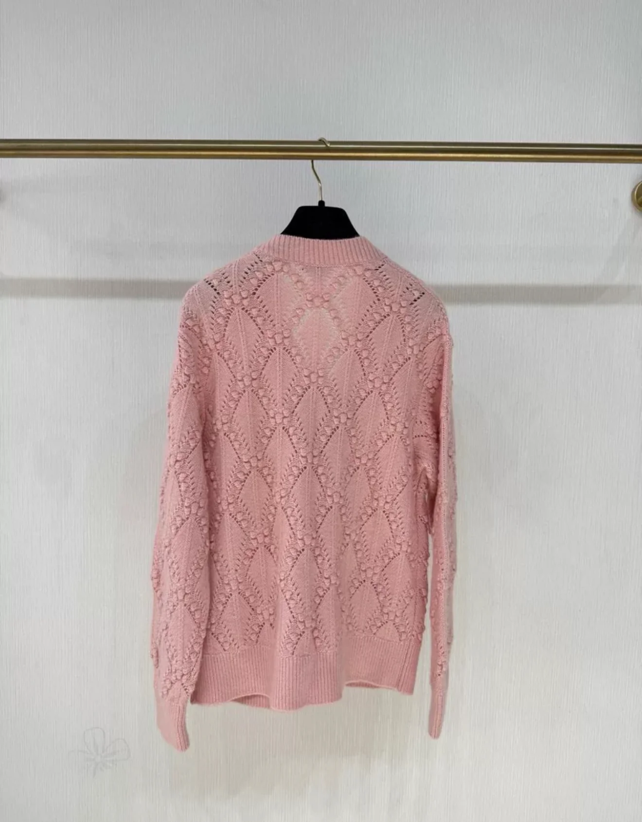 Chanel 21B pink cashmere cardigan - Image 4