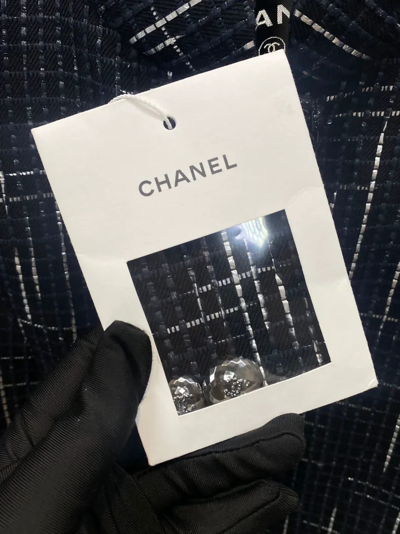 Chanel 21B black, blue and white jacket - Image 3