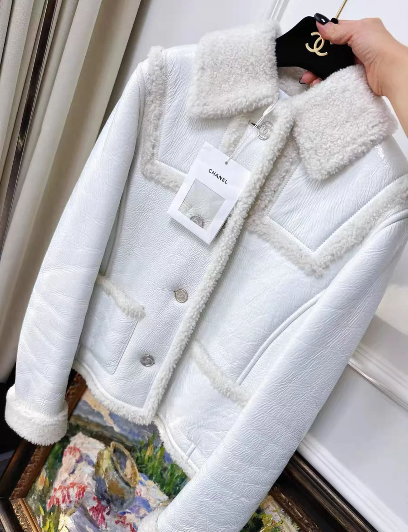 Chanel 21B white ecru shearling jacket - Image 8