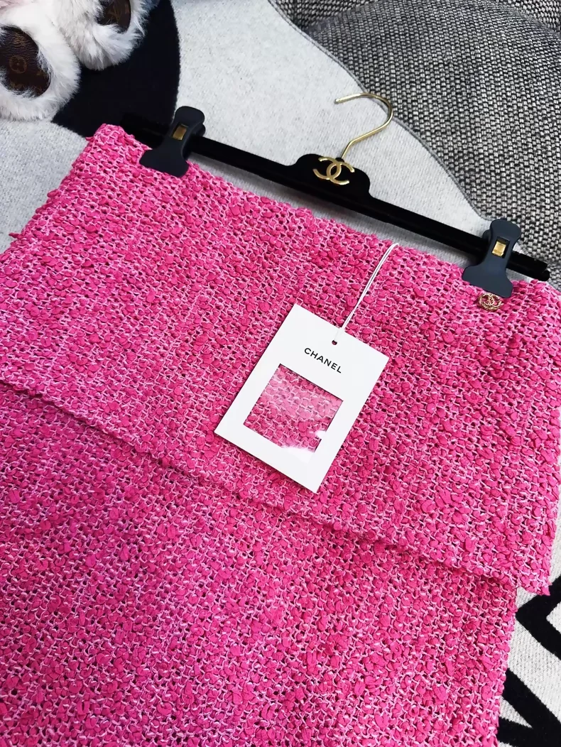 Chanel 21C Fuchsia Tweed Mini Skirt - Image 2
