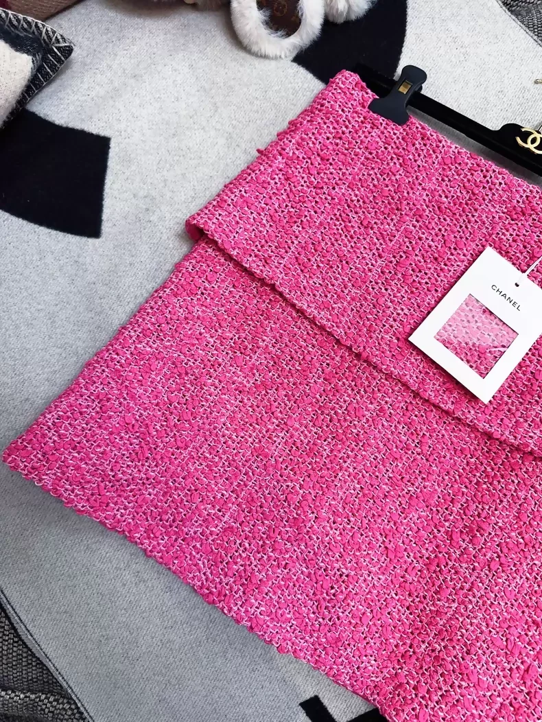 Chanel 21C Fuchsia Tweed Mini Skirt - Image 3