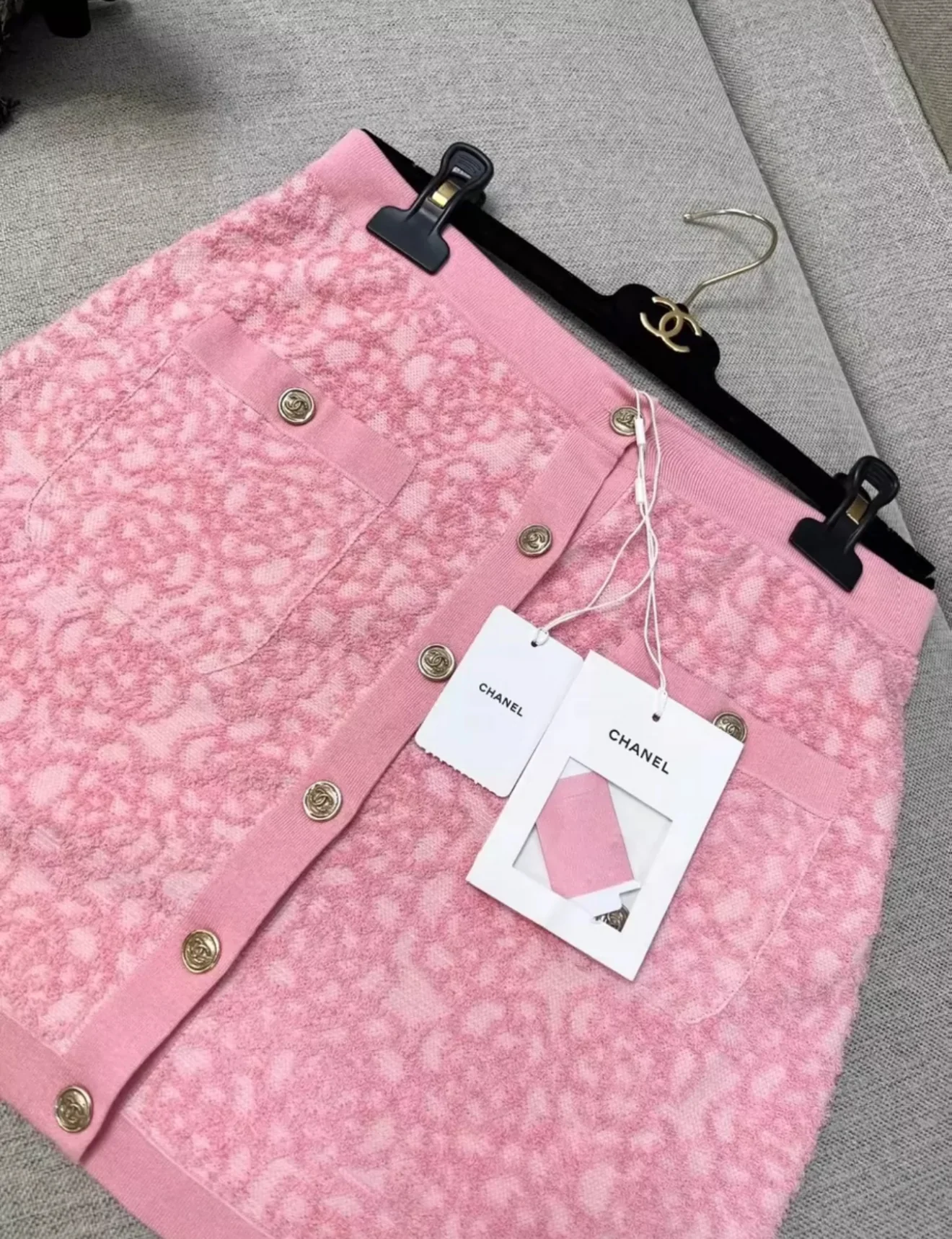 Chanel 21C Pink & Pale Pink Skirt - Image 2