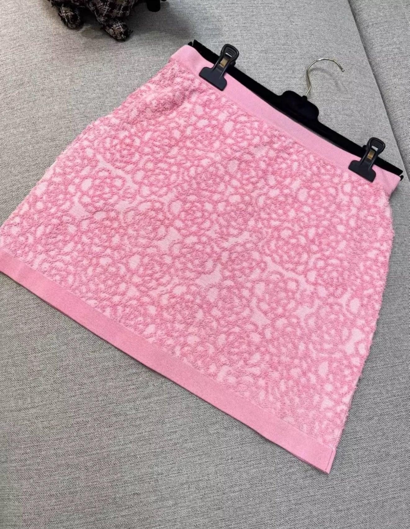 Chanel 21C Pink & Pale Pink Skirt - Image 3