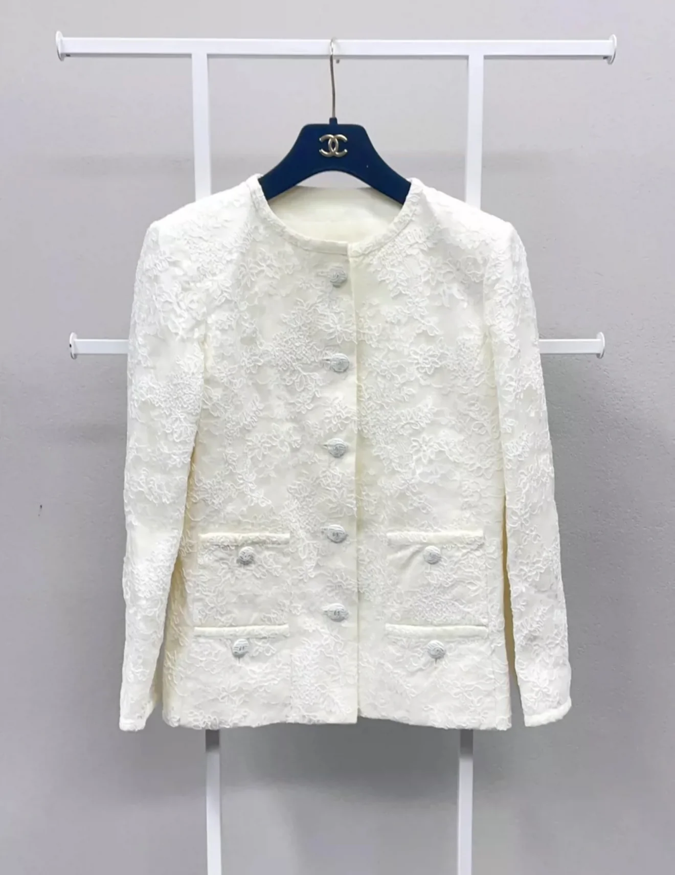 CHANEL 21C White Lace Suit Jacket + Skirt - Image 2