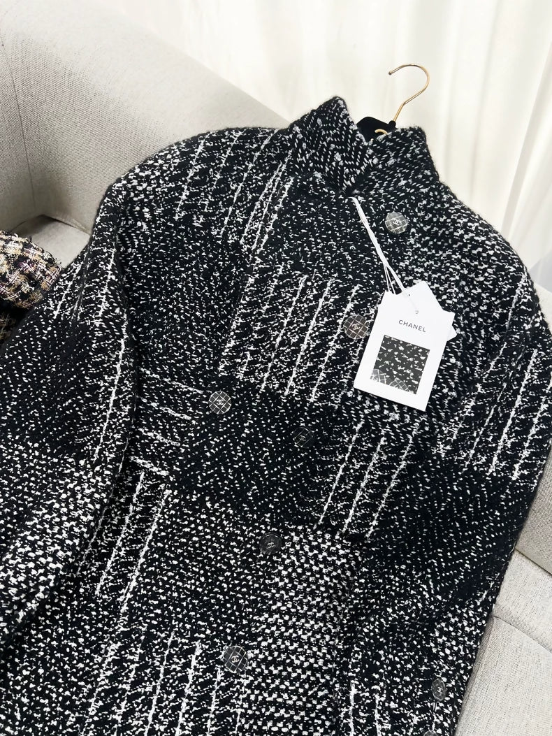 Chanel 21k black and white tweed long coat - Image 2