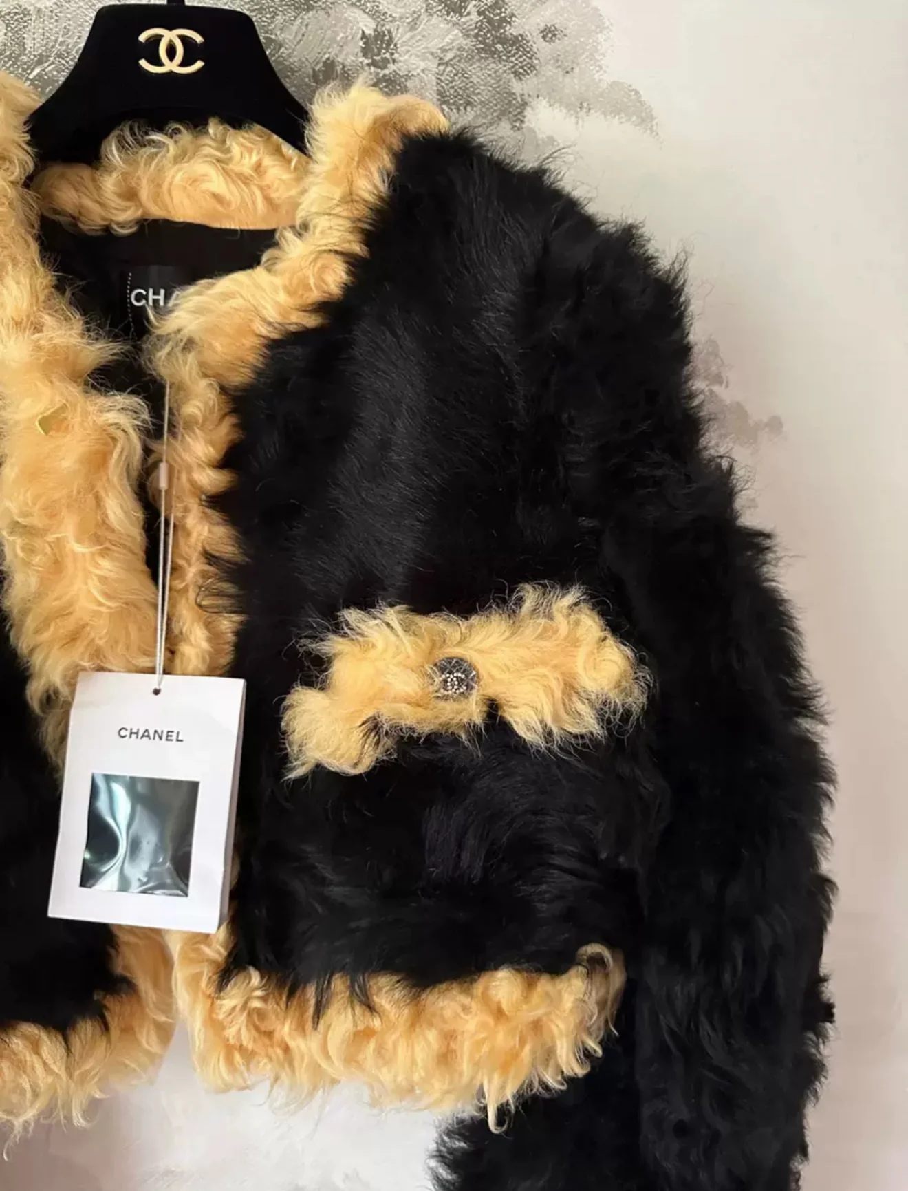 Chanel 21K Black & Light Orange Shearling Lambskin Jacket - Image 2