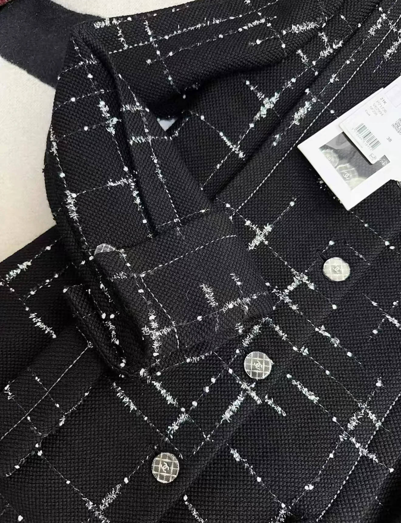 Chanel 21k black long coat - Image 3