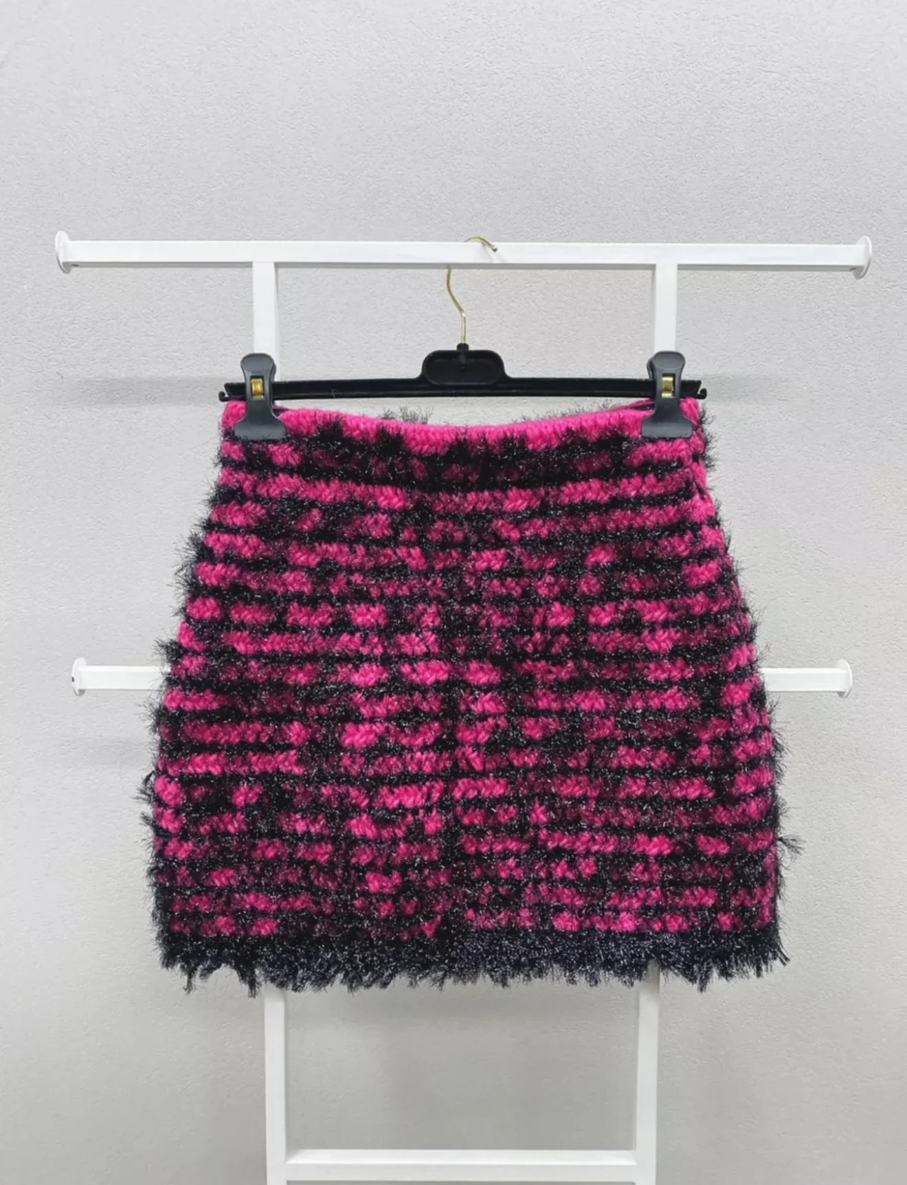 Chanel 21K Fuchsia & Black Skirt - Image 2