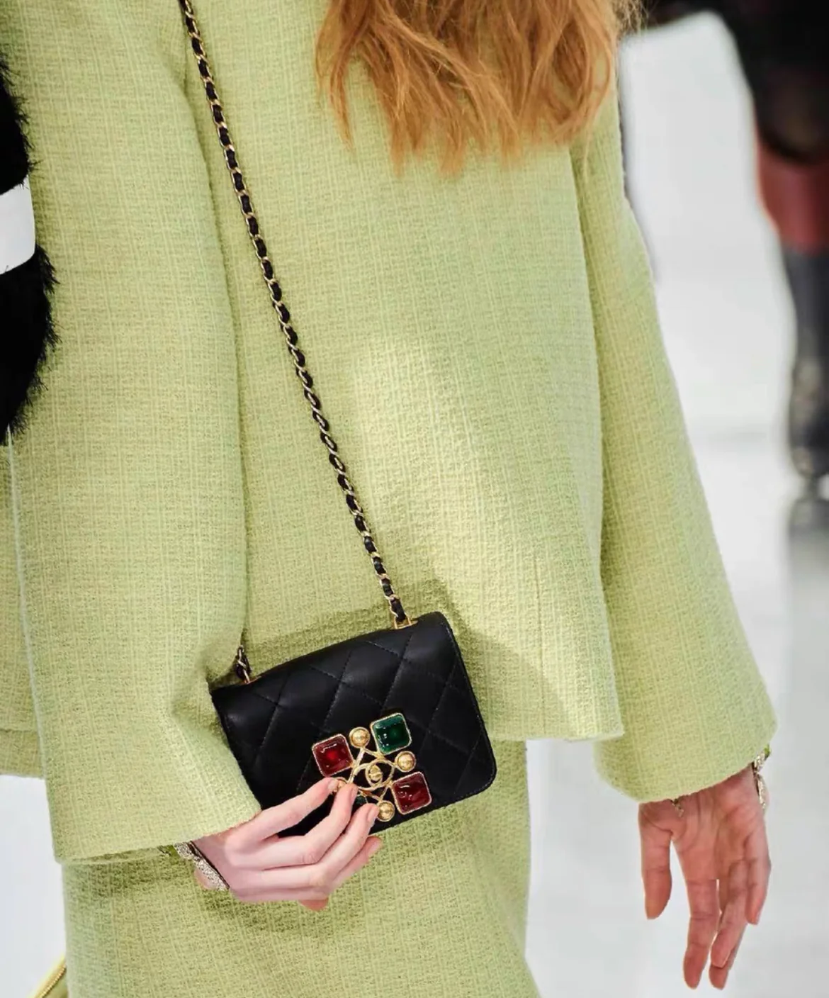 Chanel 21k Gripois Stones and Black leather flap - Image 4