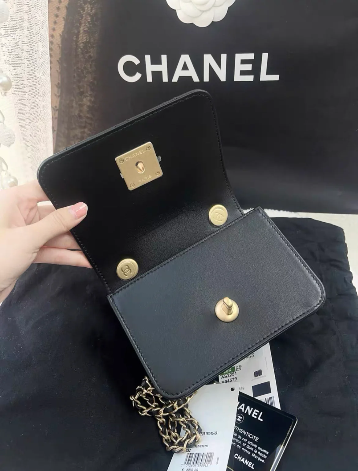 Chanel 21k Gripois Stones and Black leather flap - Image 7