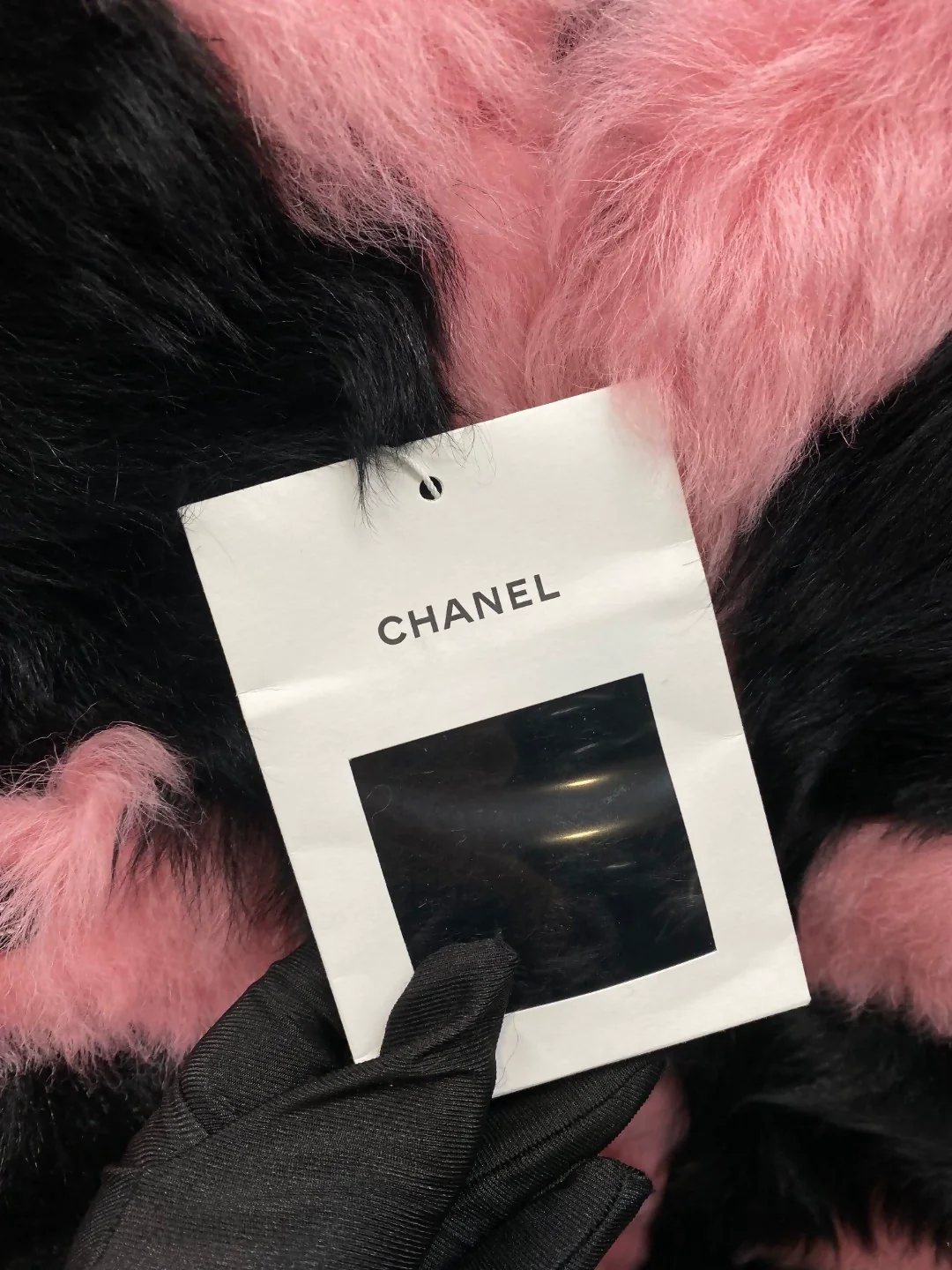 Chanel 21K pink black fur jacket - Image 3