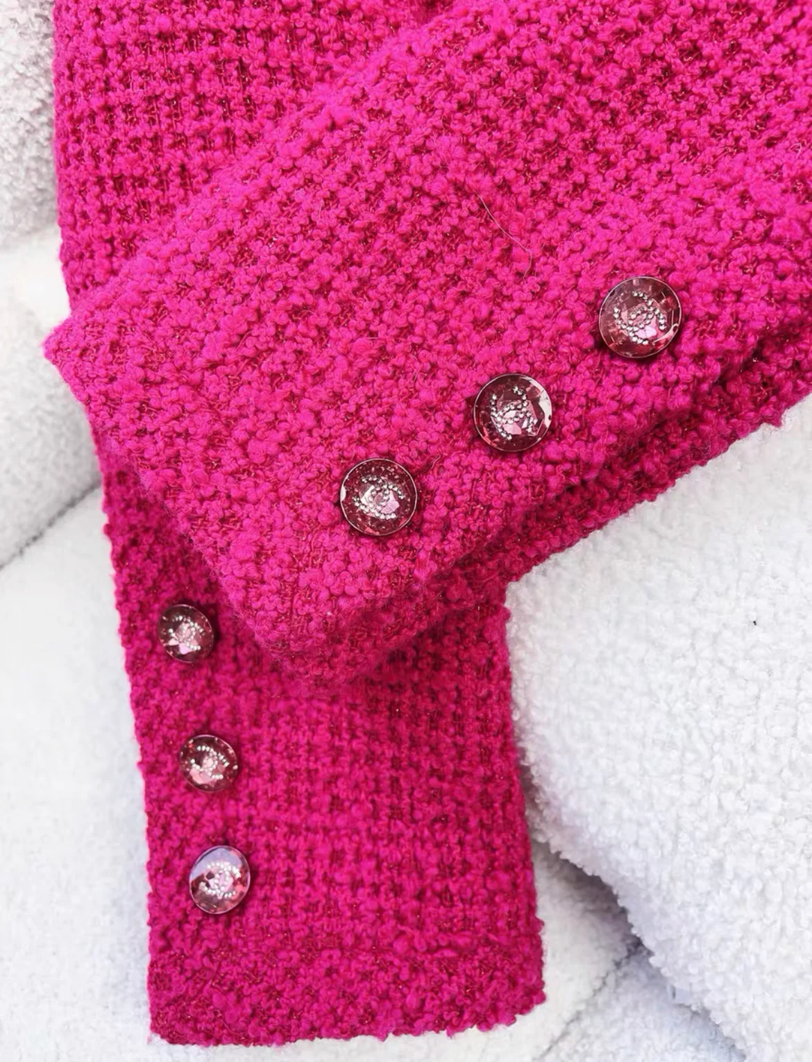 Chanel 21K rose red tweed cropped jacket size 36 - Image 4