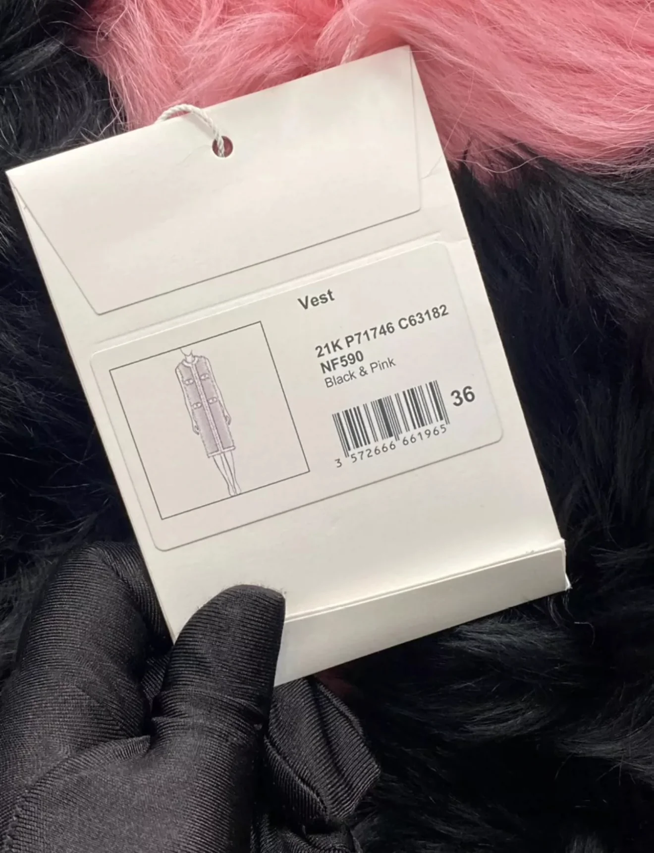 Chanel 21k Shearling Lambskin Black & Pink Vest - Image 4