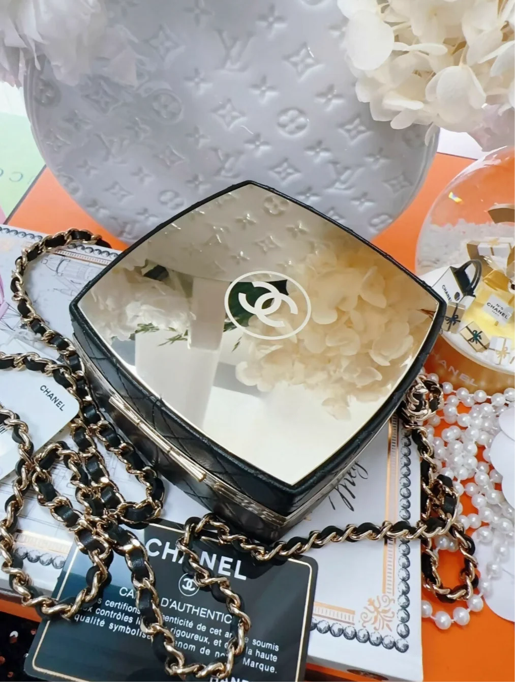 Chanel 21K cosmetic bag minaudière