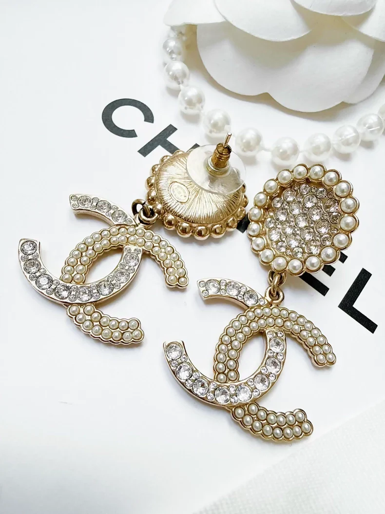 Chanel 21k pearl double C earrings - Image 3