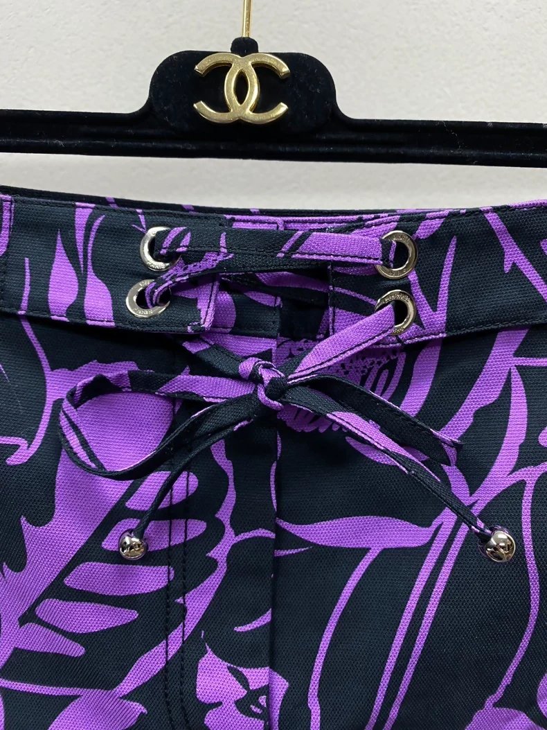 Chanel 21M purple & black shorts - Image 3