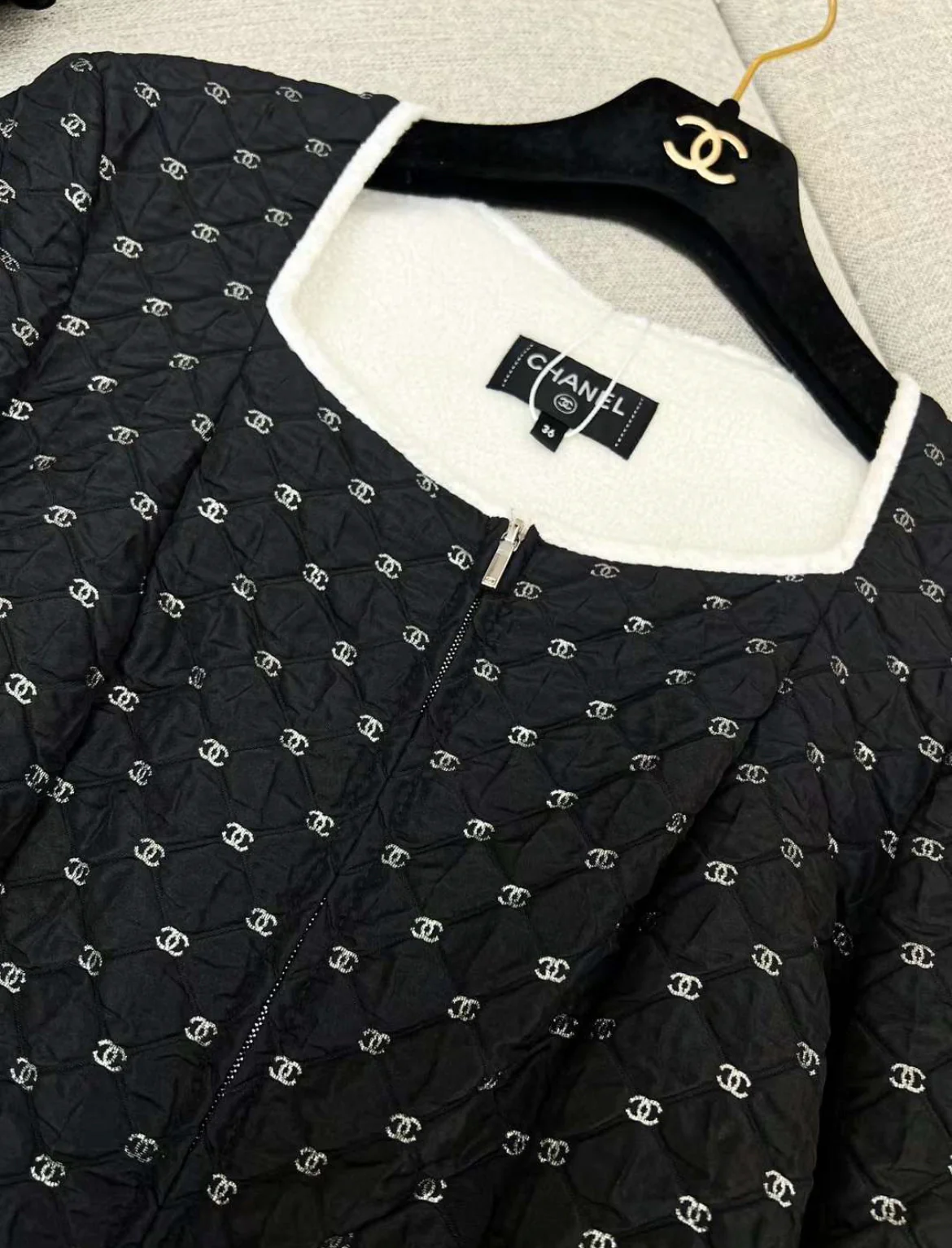 Chanel 21N coco neige collection black cc logo jacket size 36 - Image 2