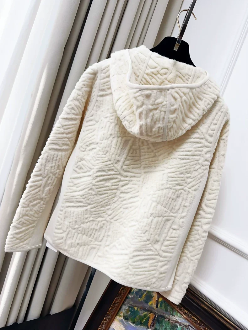 Chanel 21N Coco Neige ecru jacket - Image 2