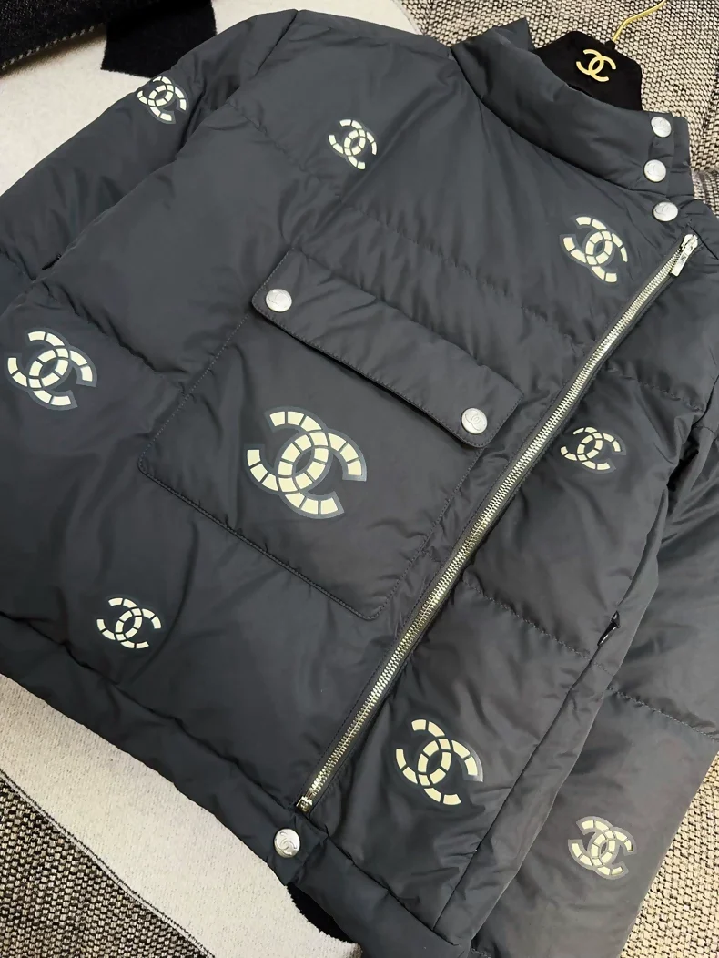 Chanel 21N Coco Neige ski collection gray down jacket - Image 2