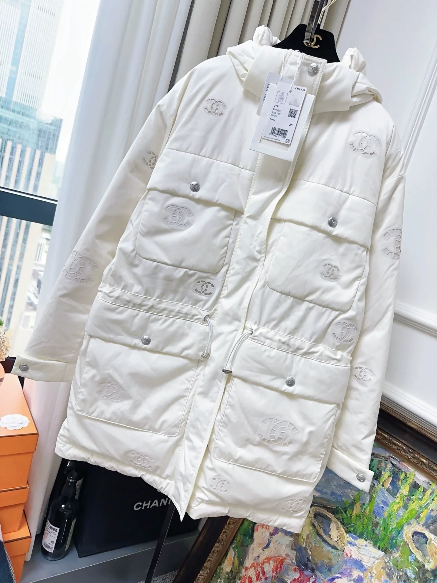 Chanel 21N Coco Neige ski collection white mid-length double C down jacket