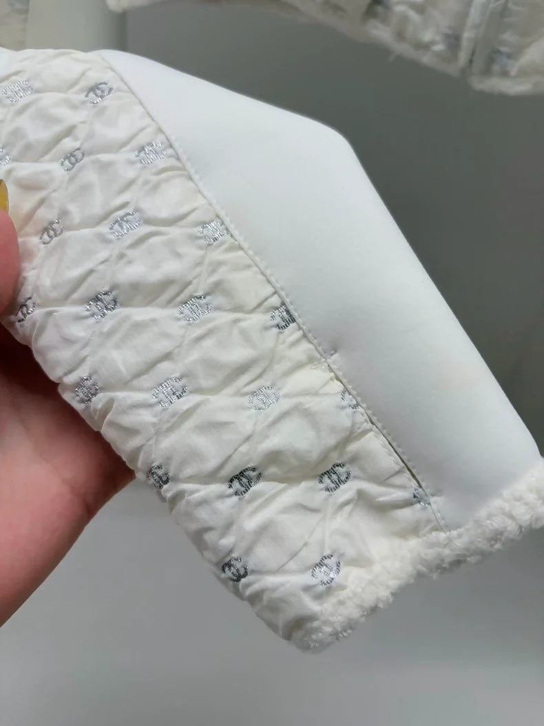 Chanel 21N ecru white Embroidered Lambswool Jacket - Image 5