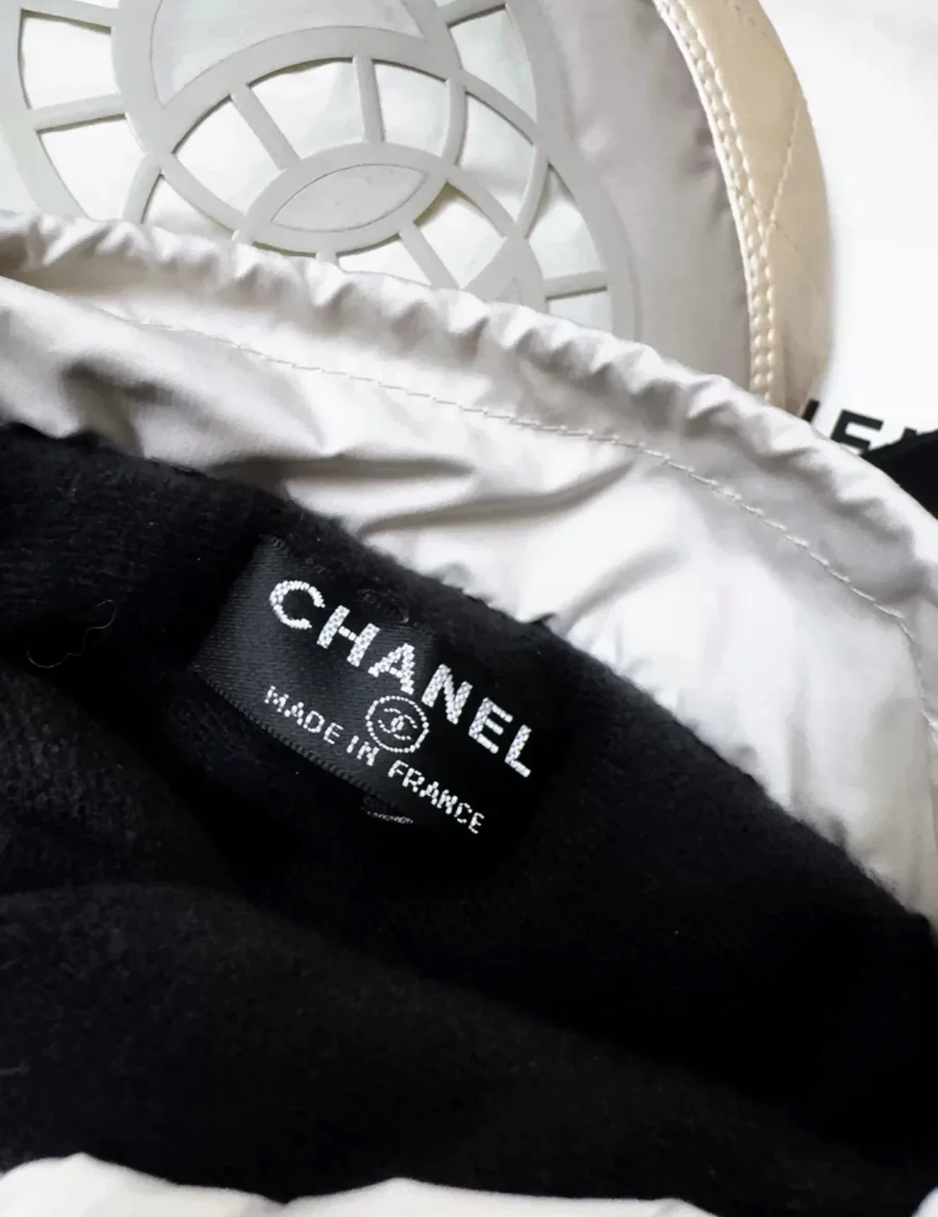 Chanel 21N ski gloves - Image 8
