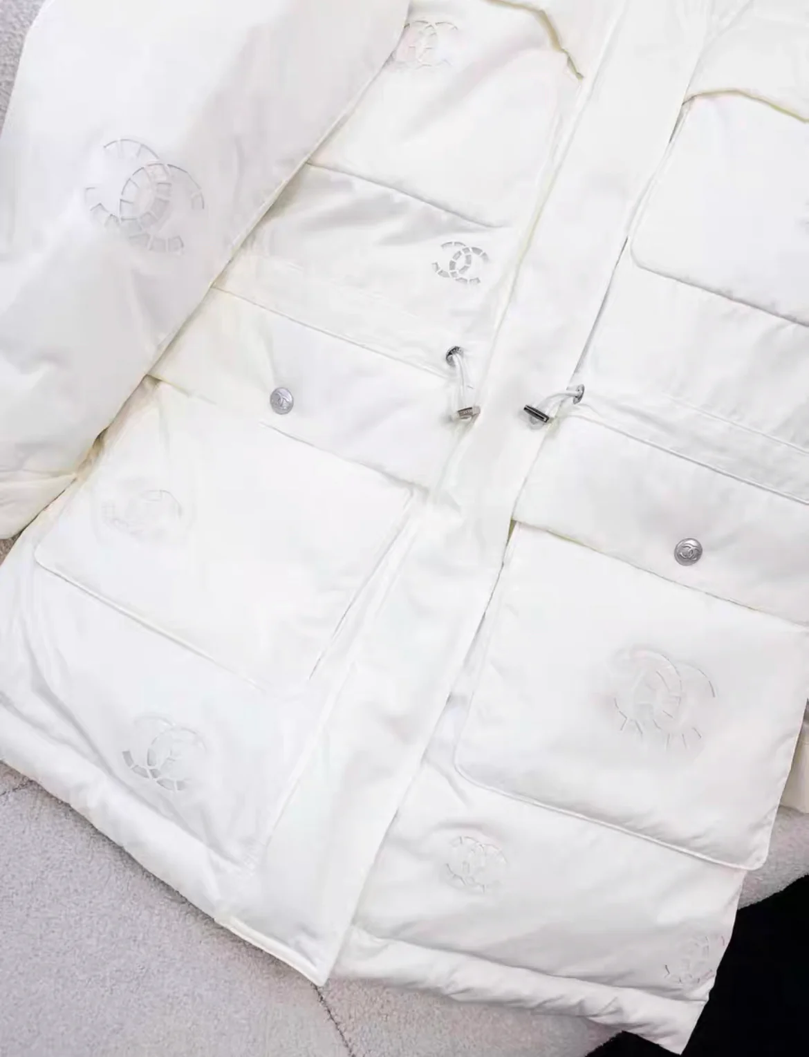Chanel 21N white jacket - Image 2