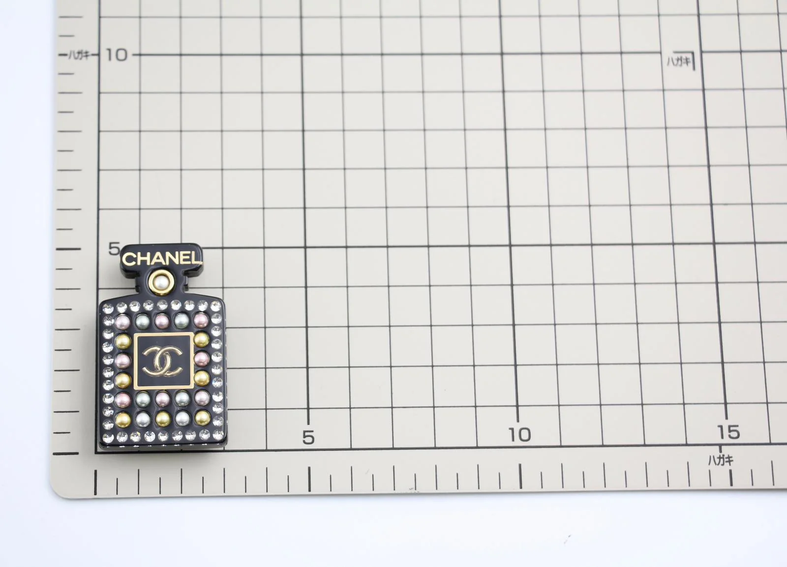 Chanel 21P Acrylic Perfume Bottle Brooch - Image 9
