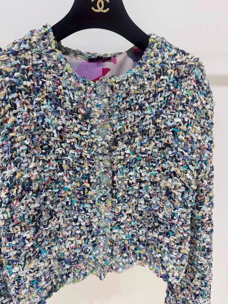 Chanel 21P Pearl and Gemstone Embellished tweed Jacket - Image 2