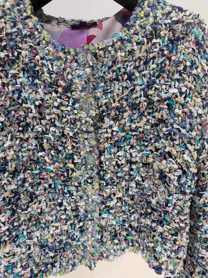 Chanel 21P Pearl and Gemstone Embellished tweed Jacket - Image 3
