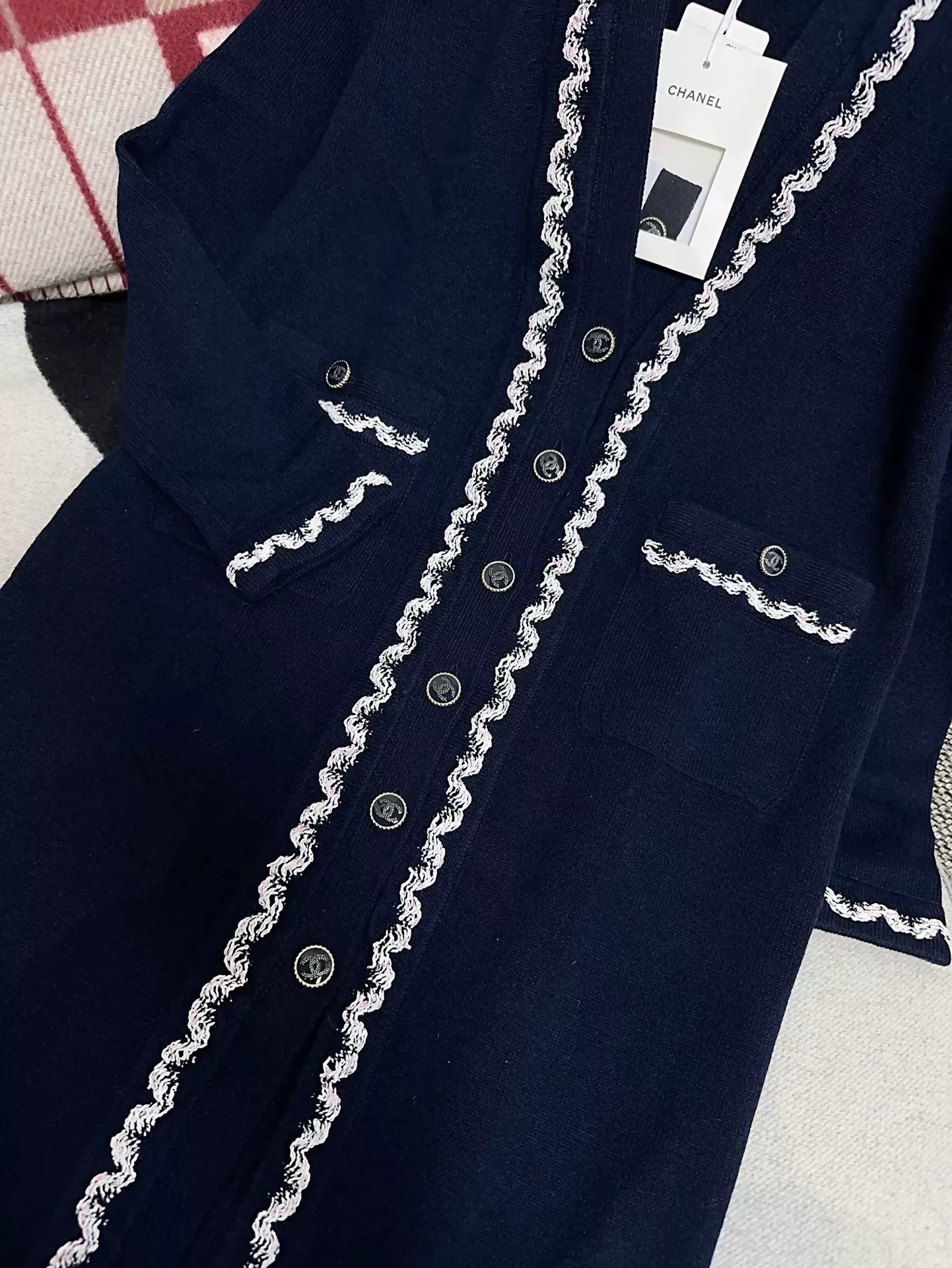 Chanel 21P Navy Blue Long Cashmere Cardigan - Image 3
