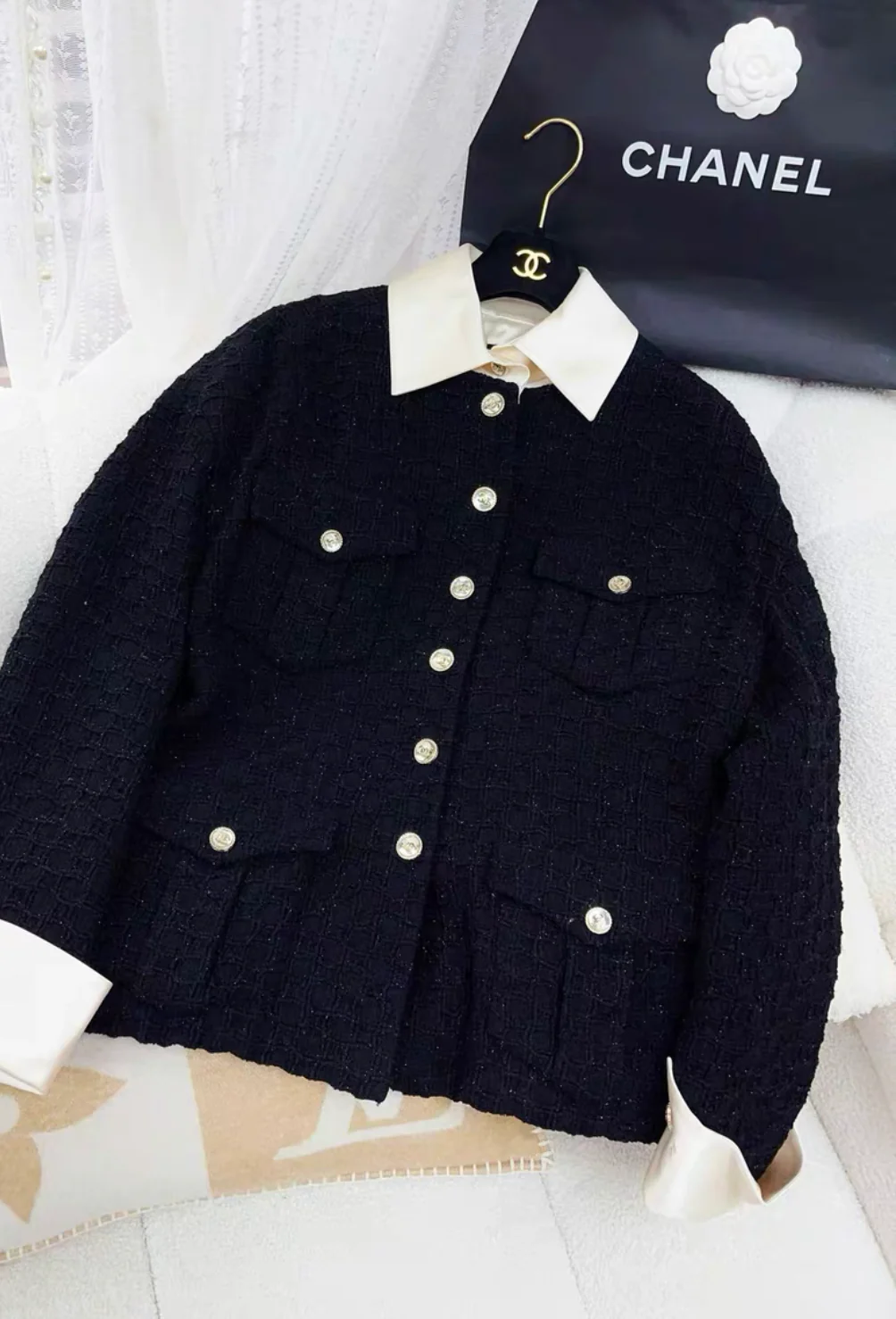 Chanel 21S Black tweed & silk jacket size 40 - Image 4