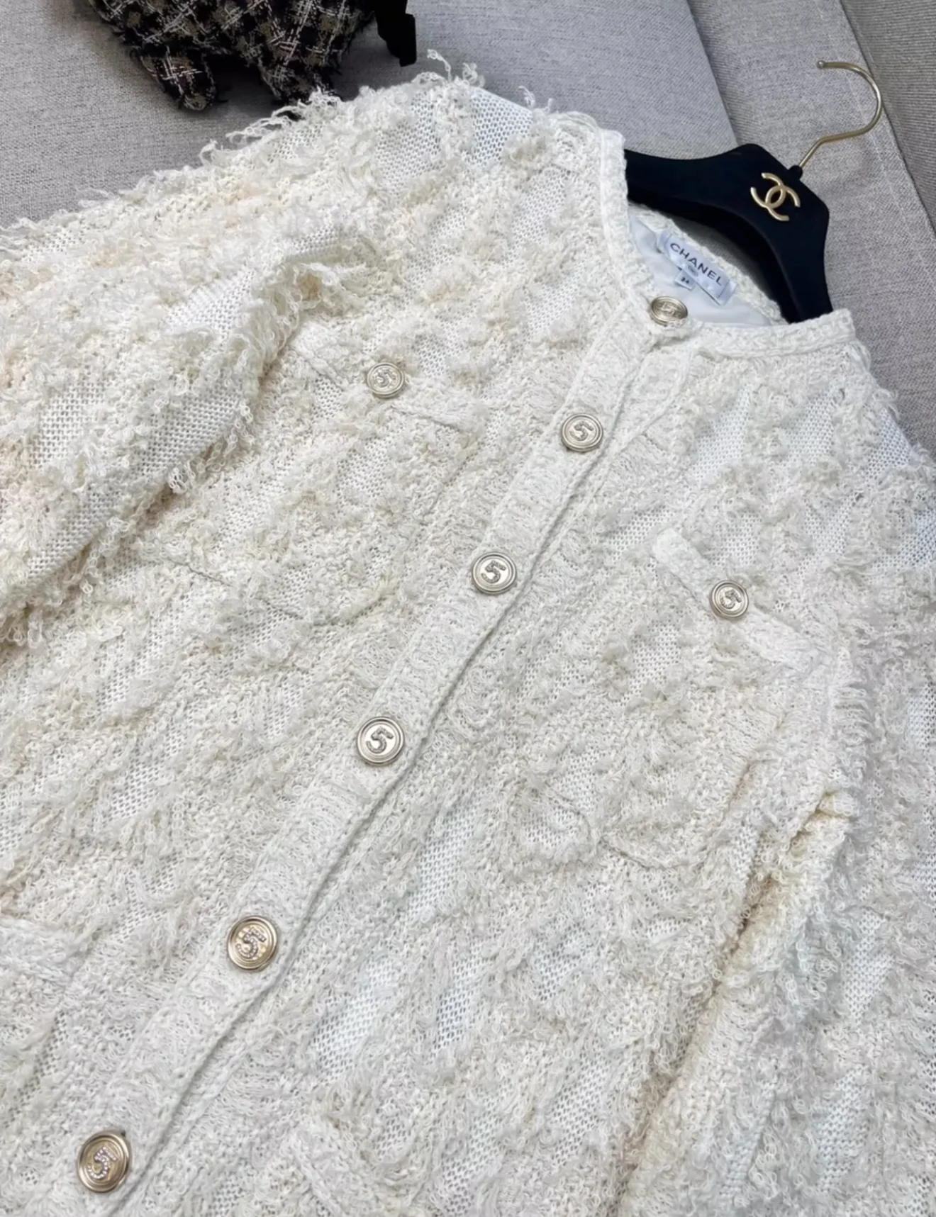 Chanel 21S off-white tassel cardigan - Image 2