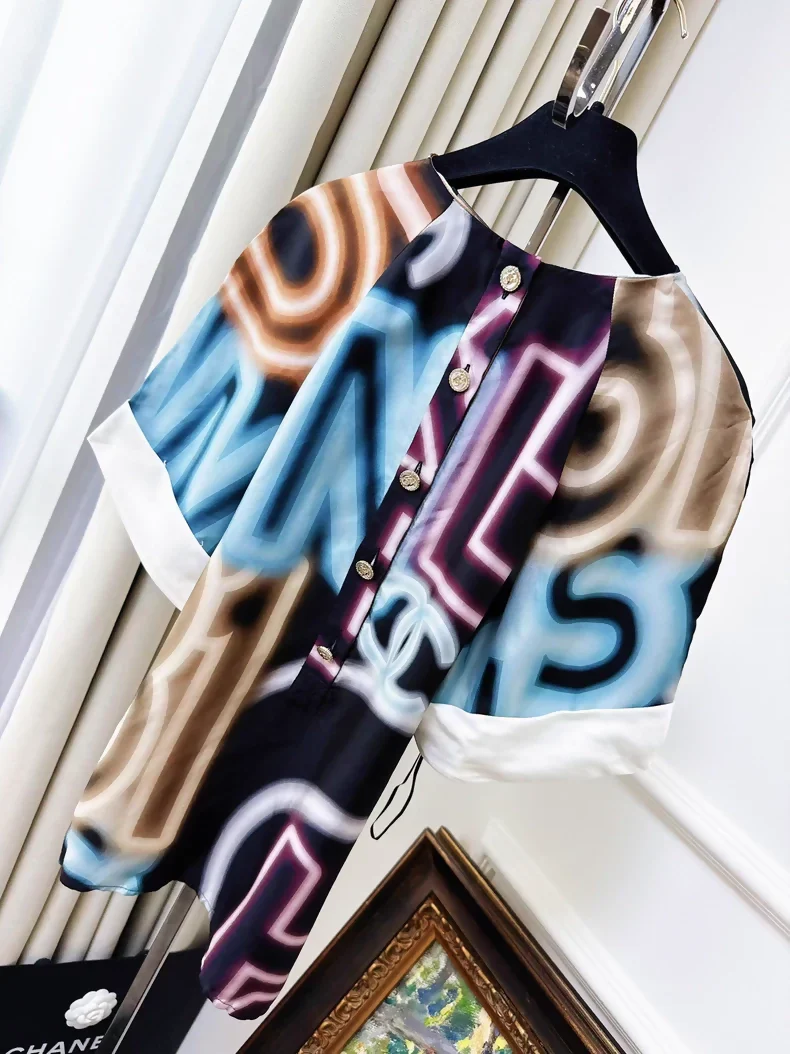 Chanel 21s ice blue neon silk top - Image 2