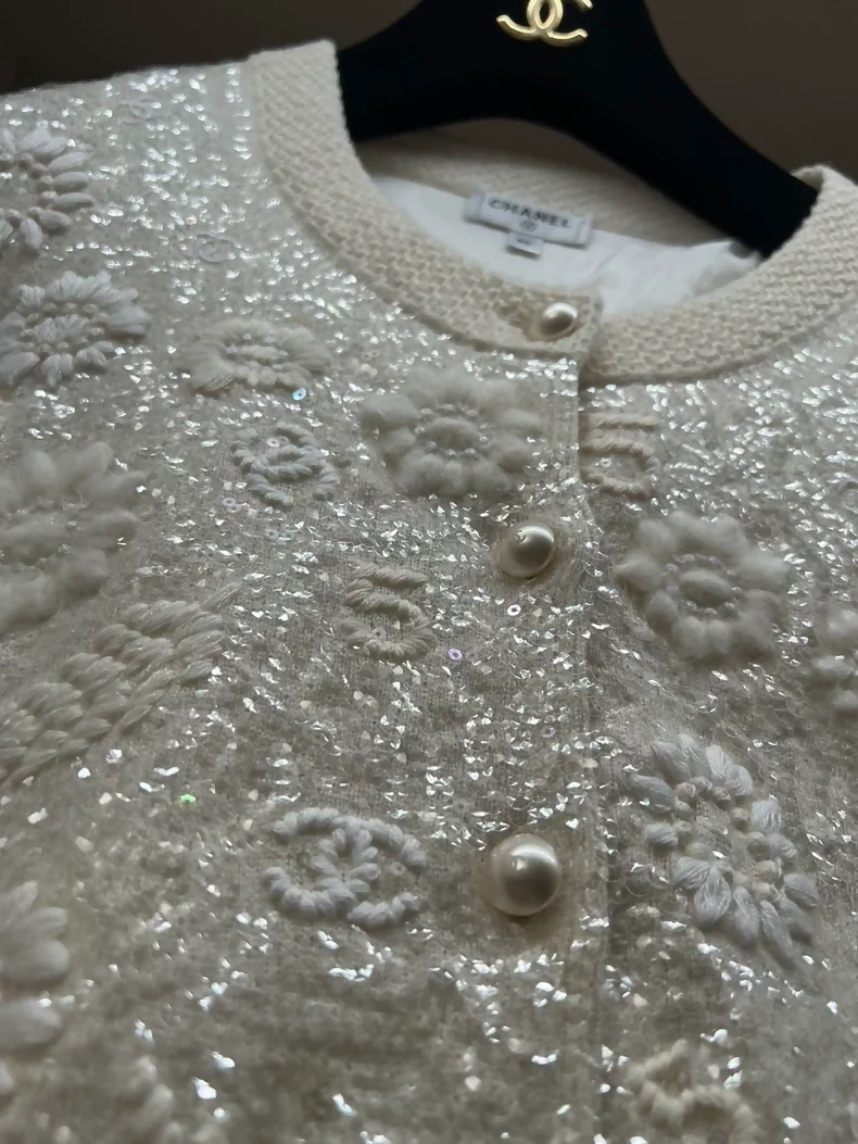 Chanel 21s sequined embroidered white cardigan - Image 2