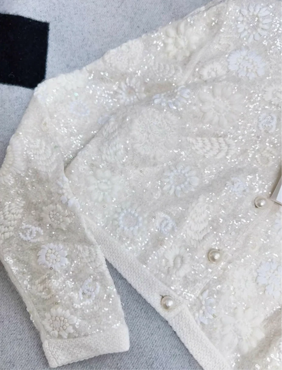 Chanel 21s ecru cardigan - Image 3