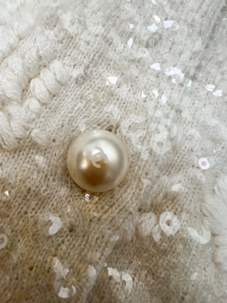 Chanel 21s white sequined cardigan - Image 3