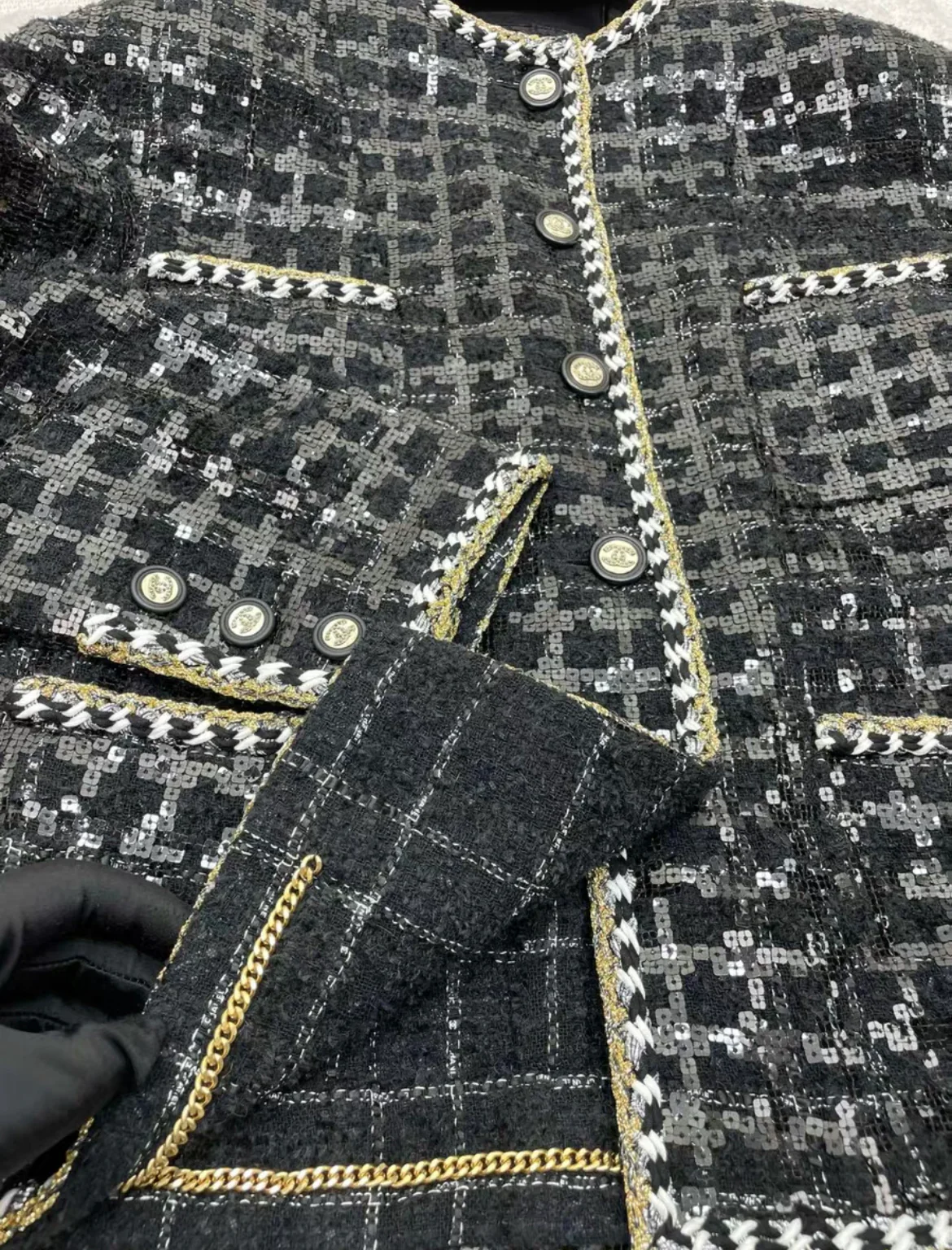 Chanel 21SS black sequin jacket with 4 pockets size 40 - Image 4