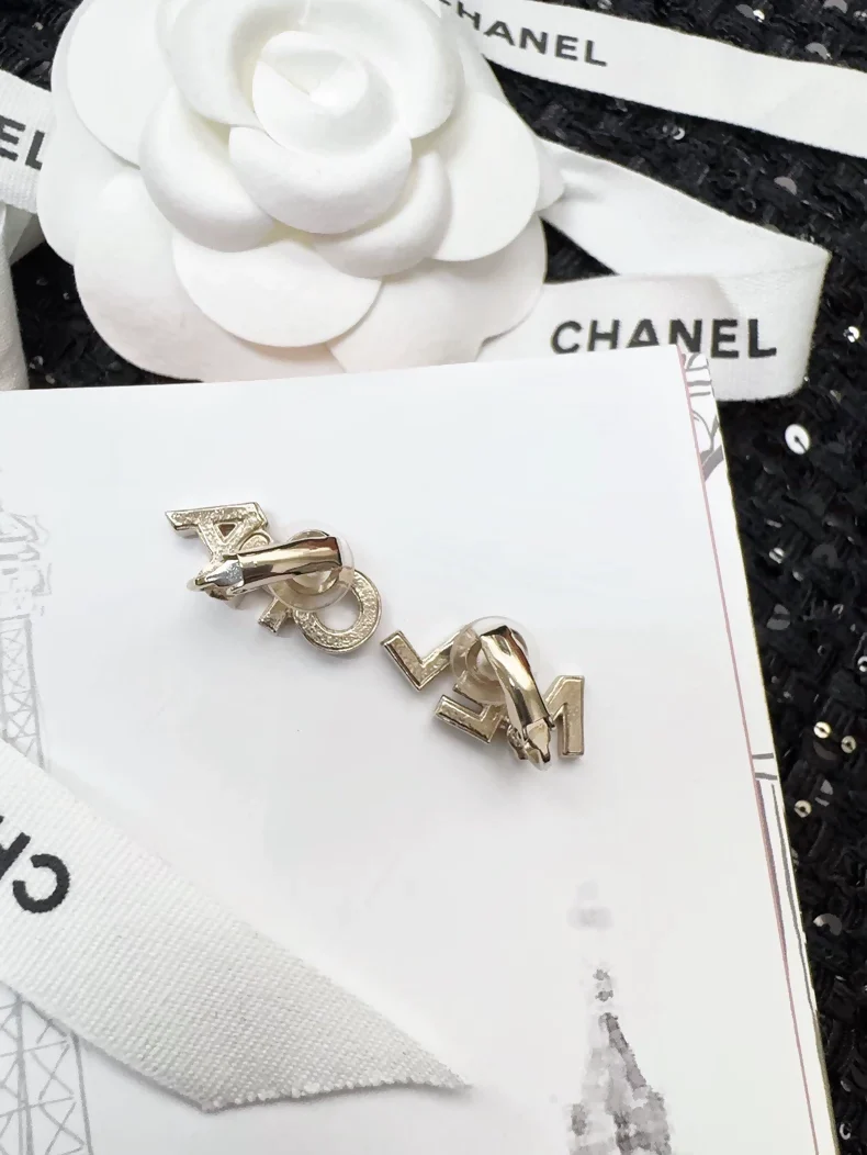 Chanel 21V light gold clip-on earrings - Image 2