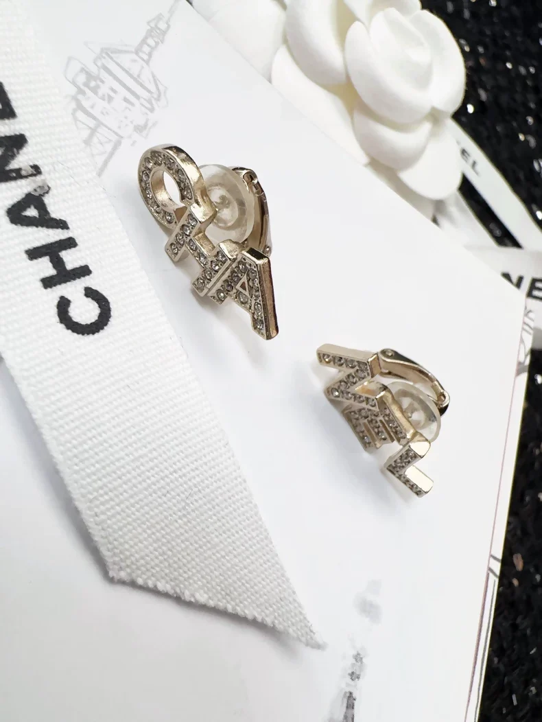 Chanel 21V light gold clip-on earrings - Image 3