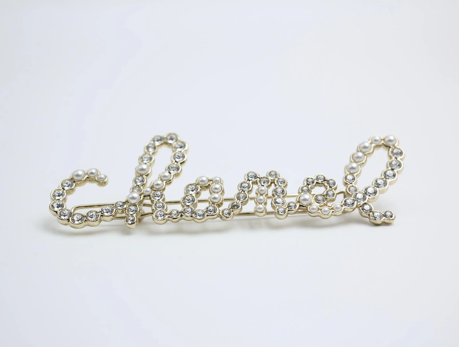 Chanel 21V Rhinestone Imitation Pearl English Brooch