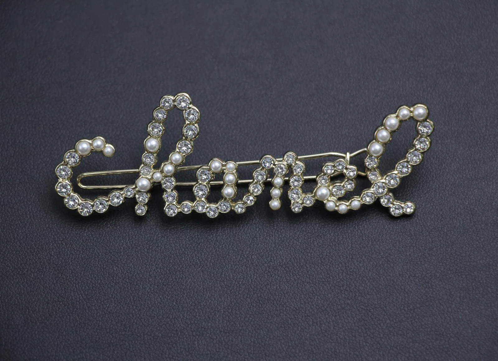 Chanel 21V Rhinestone Imitation Pearl English Brooch - Image 10