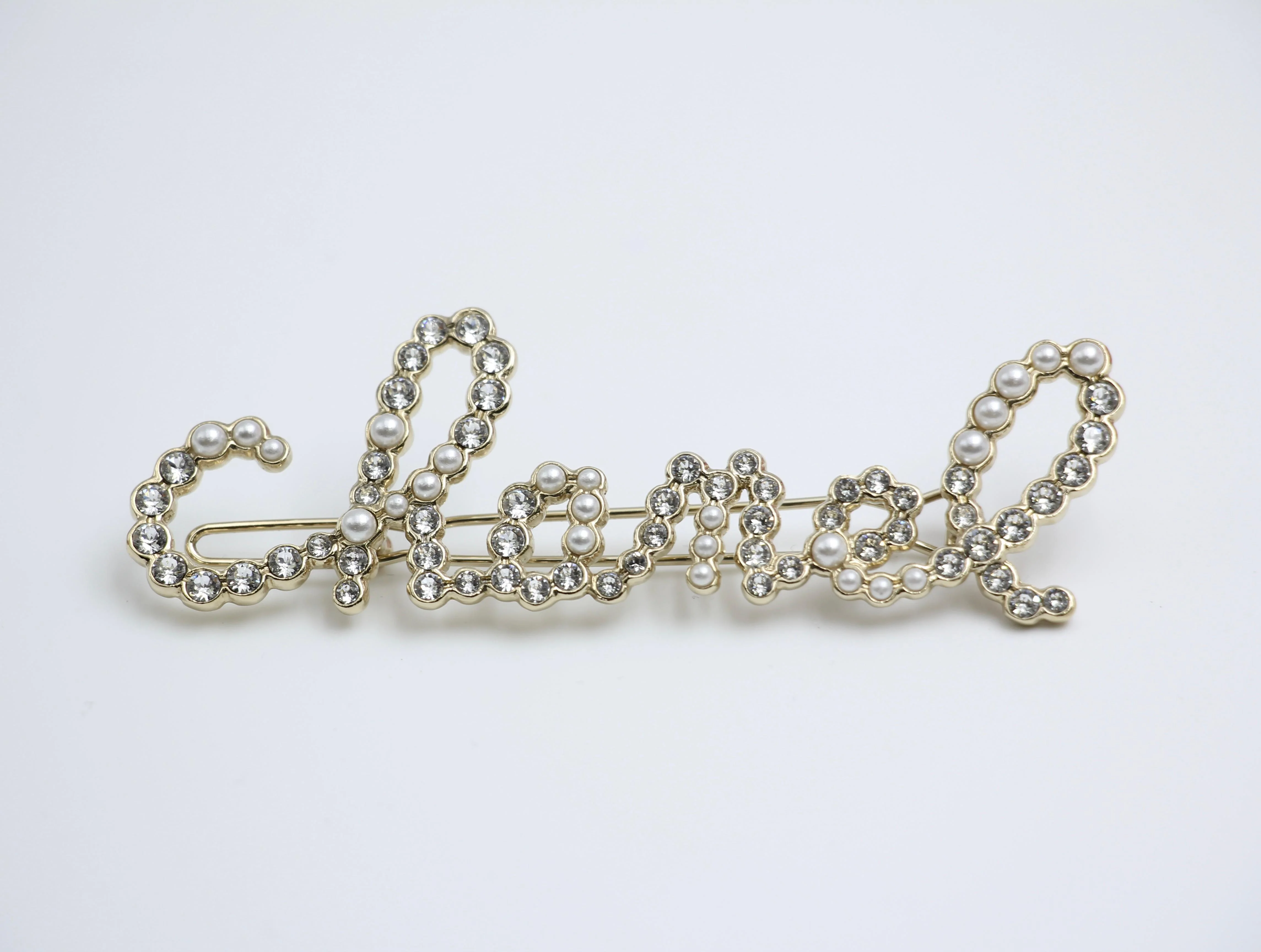 Chanel 21V Rhinestone Imitation Pearl English Brooch - Image 3
