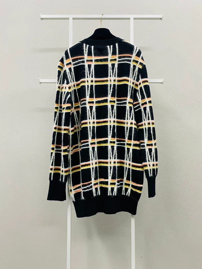 Chanel 22A sweater - Image 2